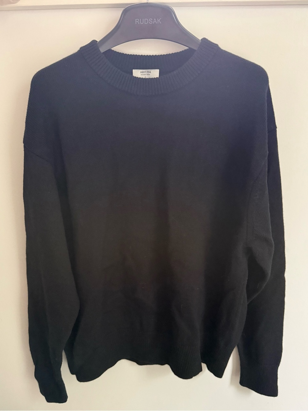Aritzia Merino Wool Black Crewneck Sweater - Classic Knit